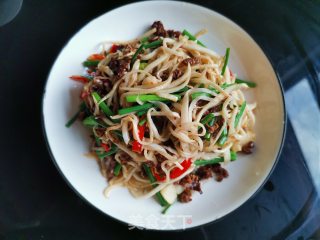 茭瓜炒牛肉的做法步骤：8