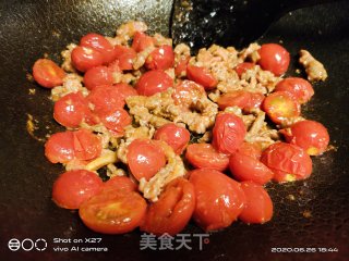 牛肉炒圣女果的做法步骤：4