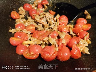牛肉炒圣女果的做法步骤：6