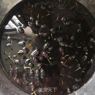 自制桑葚干，滋阴养血，补肝益肾的做法步骤：2