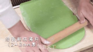 高颜值翡翠白玉饺子的做法步骤：4