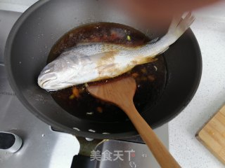 毛豆烧黄鱼的做法步骤：6