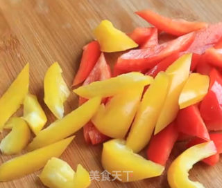 西芹炒虾仁的做法步骤：2
