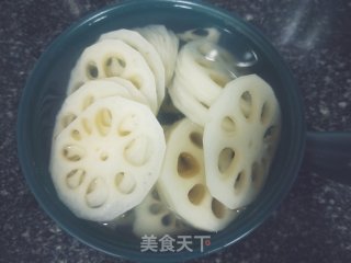 凉拌藕片的做法步骤：1