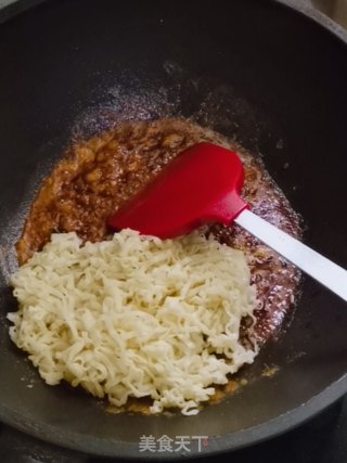 咸蛋黄拌面的做法步骤：7