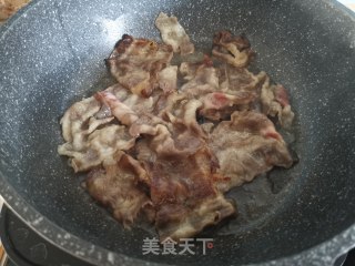 海鲜菇炒肥牛的做法步骤：6