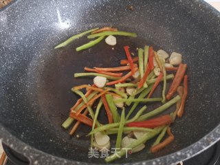 海鲜菇炒肥牛的做法步骤：8