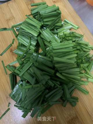 韭菜炒鸡蛋的做法步骤：1