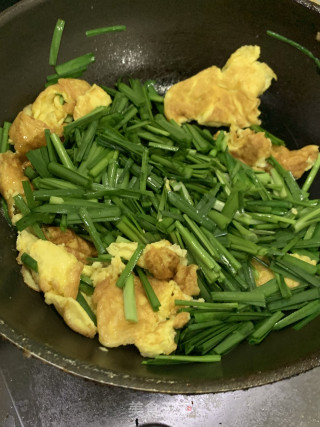 韭菜炒鸡蛋的做法步骤：4