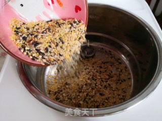 杂粮粥的做法步骤：1