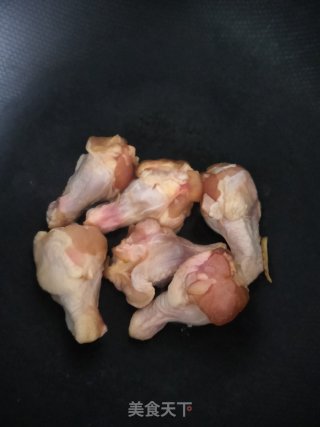 红烧鸡腿的做法步骤：1
