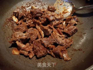胡萝卜烧牛腩牛筋的做法步骤：8