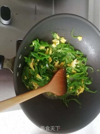 青椒炒鸡蛋的做法步骤：8