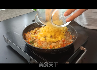 菠萝炒饭的做法步骤：10