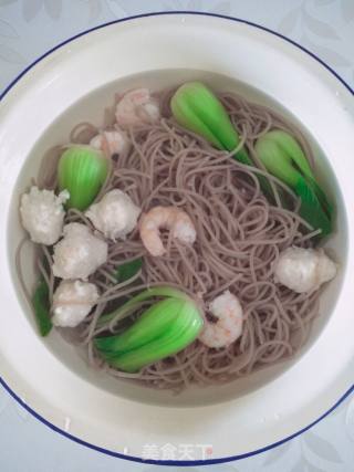鱼丸虾仁油菜拌面的做法步骤：4