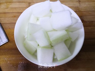 酱烧冬瓜的做法步骤：1
