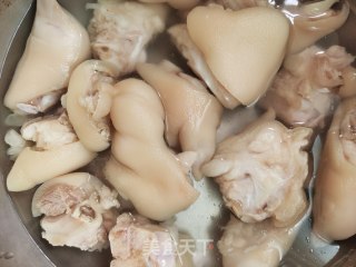 酱猪蹄的做法步骤：2