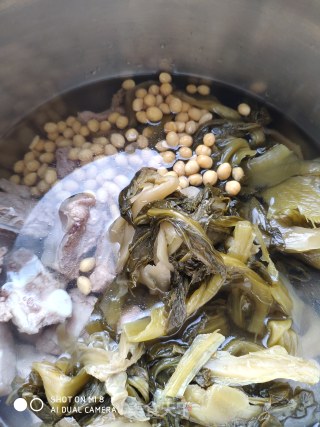 排骨咸菜煲苦瓜的做法步骤：8