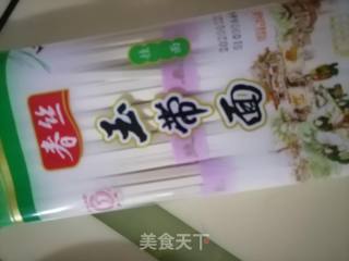 葱油拌面的做法步骤：1