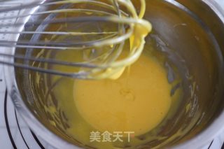 北海道戚风蛋糕的做法步骤：2
