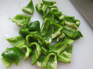 牛肉酱炒灯椒的做法步骤：3