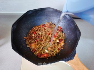 干豆角炒肉的做法步骤：8