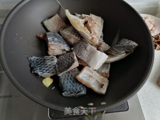 红烧罗飞鱼的做法步骤：3