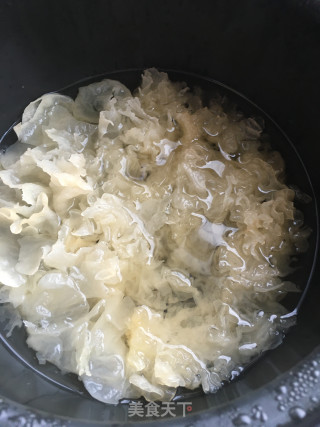 银耳木瓜汤水的做法步骤：5