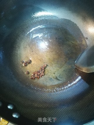 炝炒手撕包菜的做法步骤：2