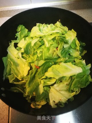 炝炒手撕包菜的做法步骤：6