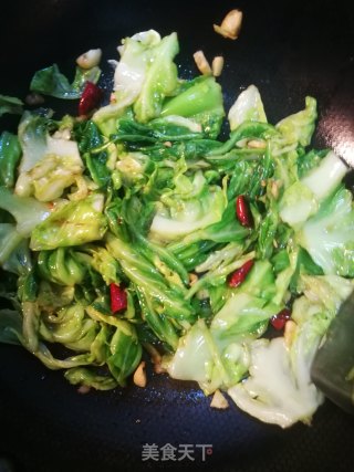 炝炒手撕包菜的做法步骤：9