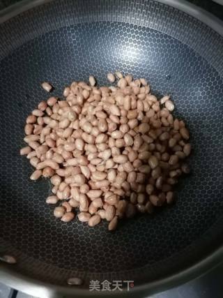 炒花生米的做法步骤：2