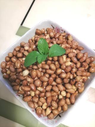 炒花生米的做法步骤：5