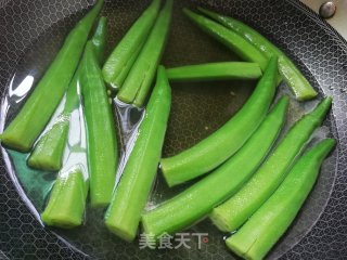 白灼秋葵的做法步骤：3