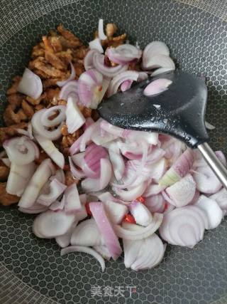 洋葱炒肉的做法步骤：3