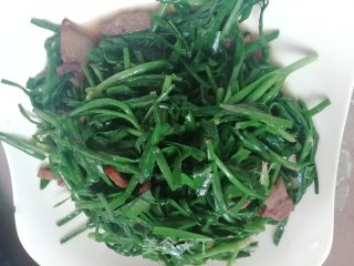 猪肉炒韭菜的做法步骤：4