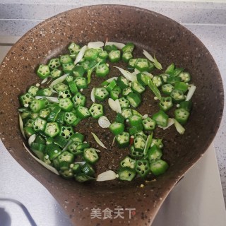 秋葵炒鸡蛋的做法步骤：6