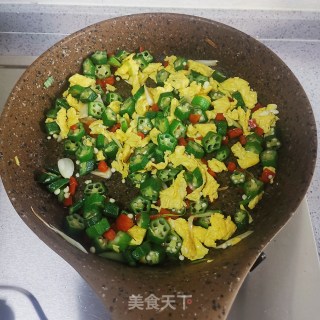 秋葵炒鸡蛋的做法步骤：7