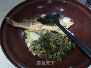 雪菜大汤黄鱼的做法步骤：6