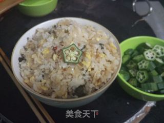 酸菜鸡蛋炒米的做法步骤：4