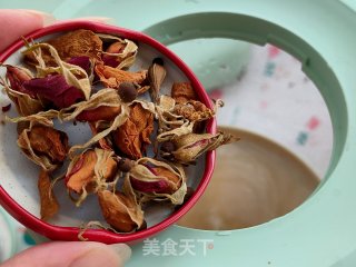 老姜黑糖玫瑰花茶的做法步骤：4