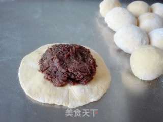 南瓜豆沙发面烙饼的做法步骤：2