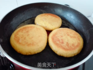 南瓜豆沙发面烙饼的做法步骤：4
