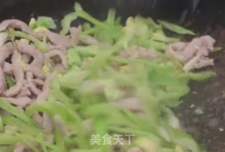 青椒肉丝的做法步骤：5