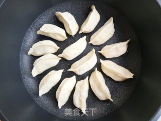 西葫芦鸡蛋煎饺的做法步骤：9