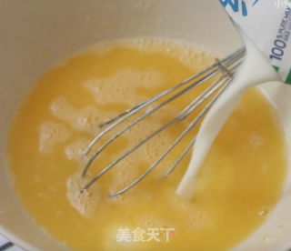 鸡蛋薄饼的做法步骤：2