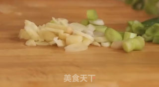 茄子炖土豆的做法步骤：2