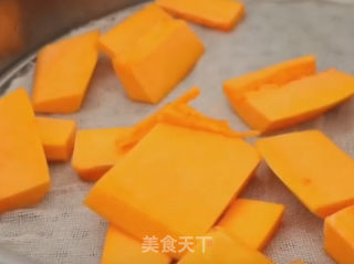 南瓜笑口枣的做法步骤：1