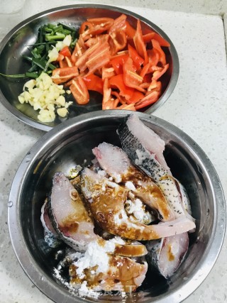 香辣鱼块的做法步骤：2