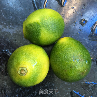 桃子青柠蜂蜜水的做法步骤：1